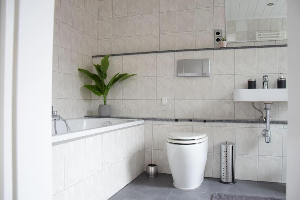 Maisonette Wohnung Mit Dachterrasse - Keine Vermietung An Monteure Düren - Eifel Εξωτερικό φωτογραφία